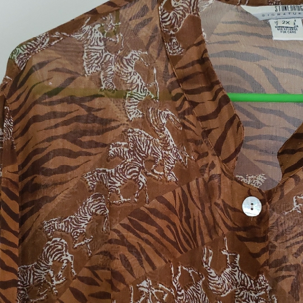 Elegant Brown Patterned Button Down Shirt - image 2